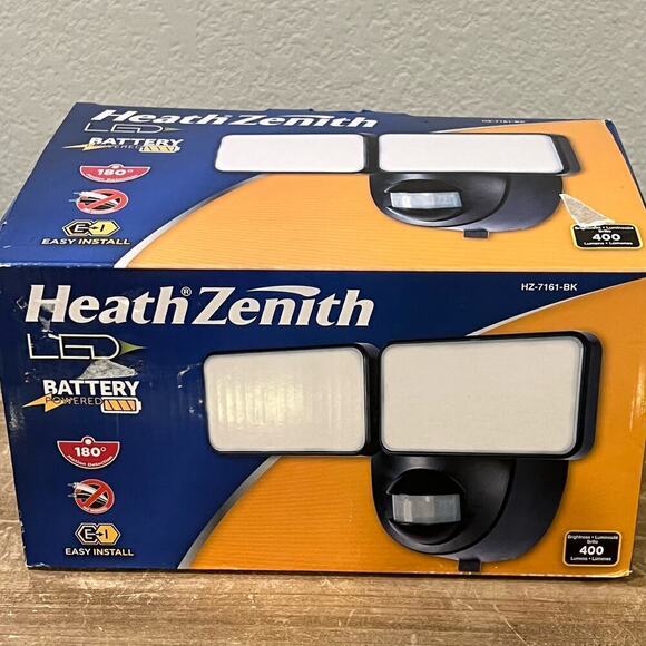 Heath Zenith HZ-7161-BK Motion-Sensing Battery Powered LED Black Security Light - Picture 2 of 7
